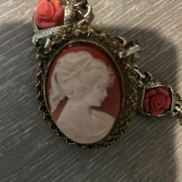 Cameo Faux FUN girlie necklace.  Fun necklace - Picture 3 of 5